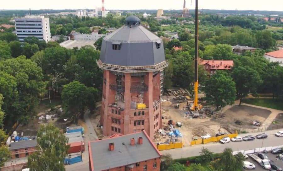 Już bliżej niż dalej. Trwa remont wieży ciśnień [VIDEO]