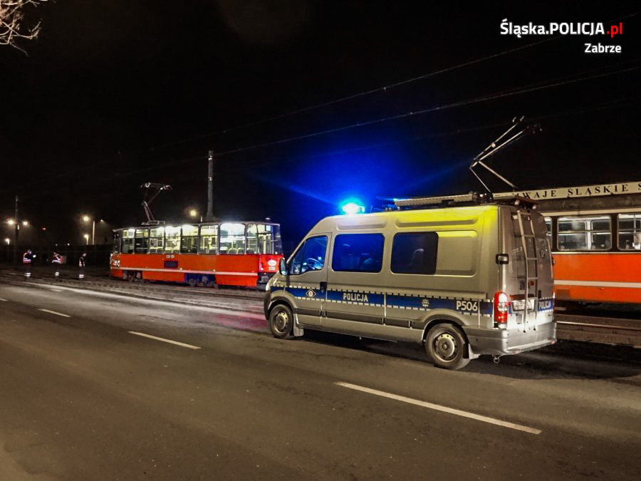 Makabryczny wypadek na przystanku tramwajowym. 55-latek poniósł śmierć na miejscu