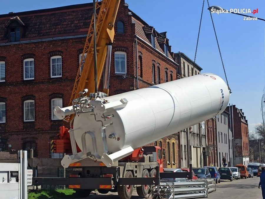 11-tonowy zbiornik na tlen trafił do Śląskiego Centrum Chorób Serca