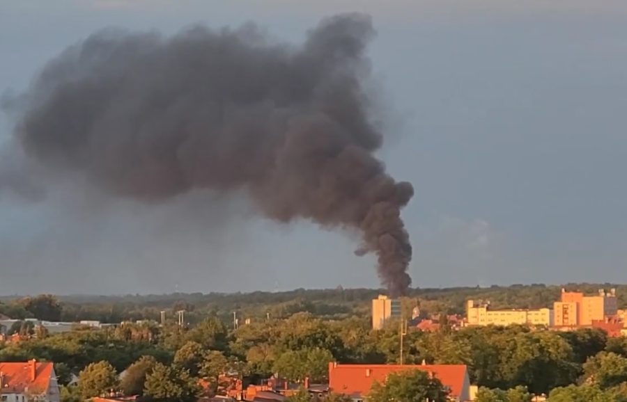Pożar hali w Mikulczycach i pożar odpadów na Zandce