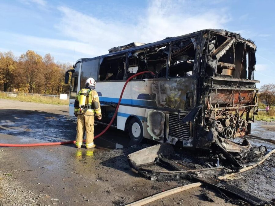 Spłonął autobus rodziny zastępczej z Zabrza