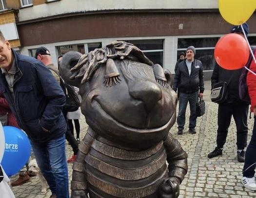 Figurkę z popularnej bajki odsłonięto na Placu Wolności