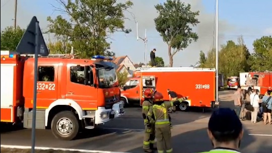 Trwa dogaszanie pożaru w dzielnicy Zaborze. Ściągnięto ciężki sprzęt