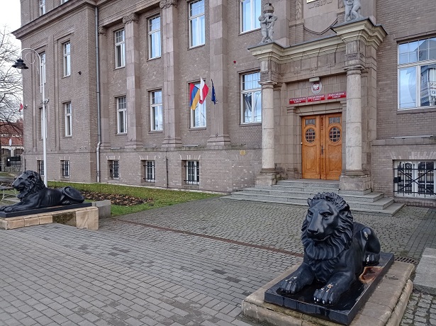 Żbikowski chce obniżyć diety radnym. „Niech sami odczują skutki tych decyzji”