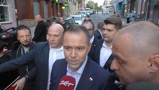 Karol Nawrocki w Zabrzu. Padły pytania o mieszkanie i kopertę