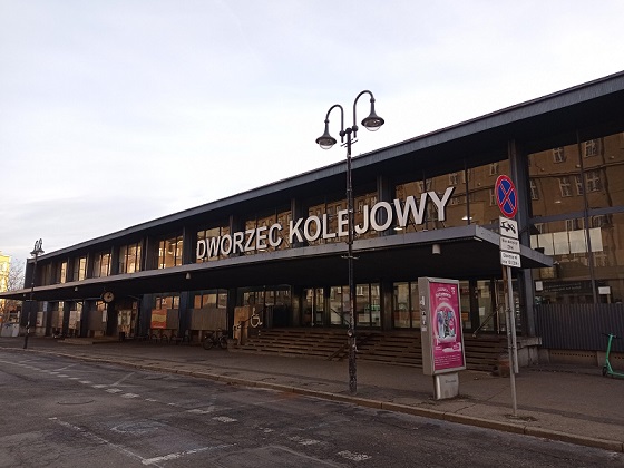 Nowe kasy na dworcu w Zabrzu. Bilety regionalne i krajowe w jednym miejscu