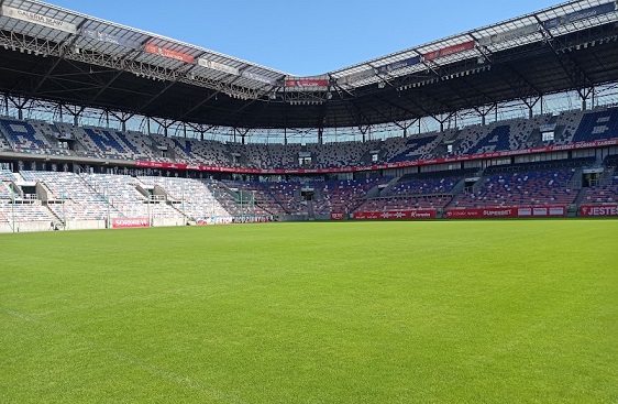 Górnik Zabrze – Arka Gdynia. Arka mogła trenować w Zabrzu, ale opublikowała „żarcik”