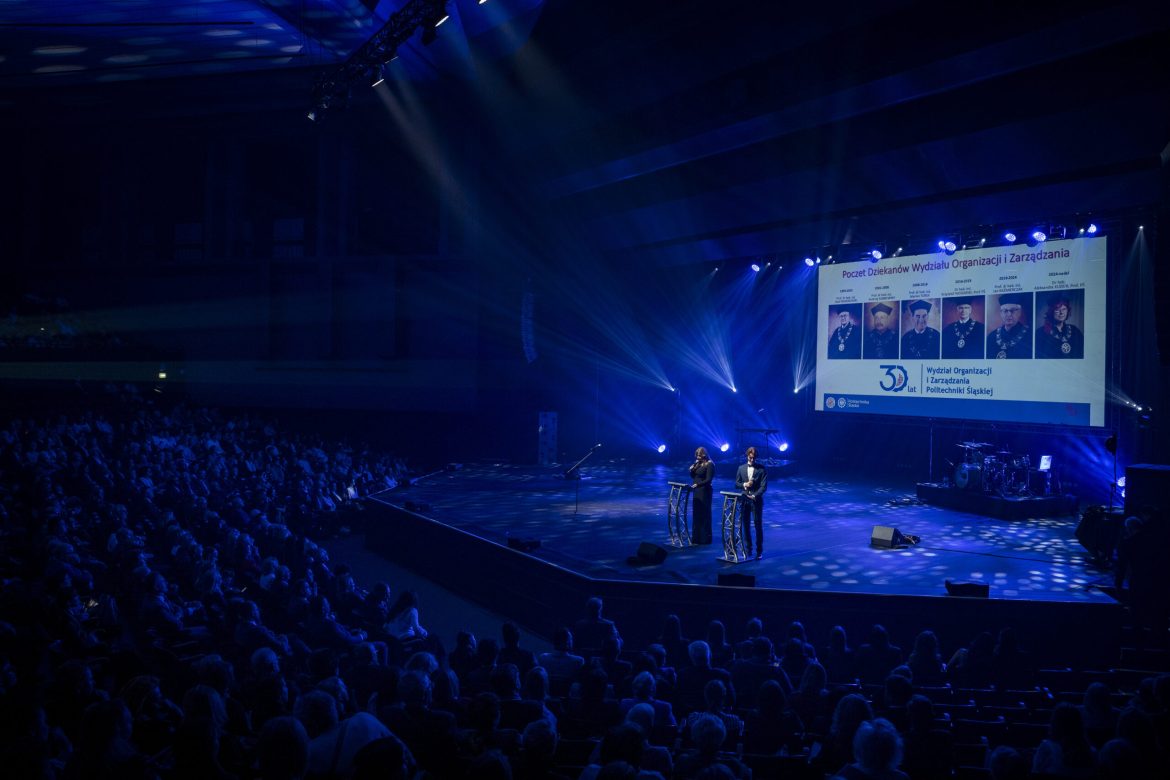 30-lecie zabrzańskiego wydziału Politechniki Śląskiej. Jedną z uhonorowanych Małgorzata Mańka-Szulik