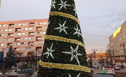 Zabrze szykuje się na święta. 6 grudnia rozbłyśnie miejska choinka, a do miasta wrócą Militarni Mikołaje