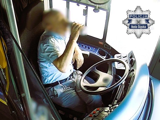 Popijał sobie i wiózł ludzi autobusem