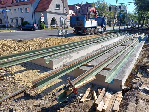 Dwa przejazdy tramwajowe po modernizacji. Ma być ciszej i bardziej komfortowo