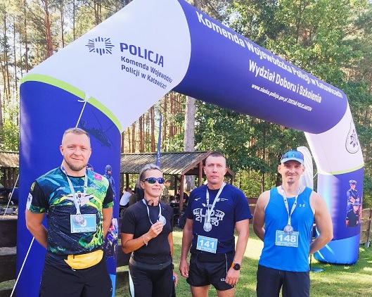 Czworo zabrzańskich policjantów na trasie mistrzostw Polski. Pobiegli, by uczcić pamięć tragicznie zmarłego kolegi
